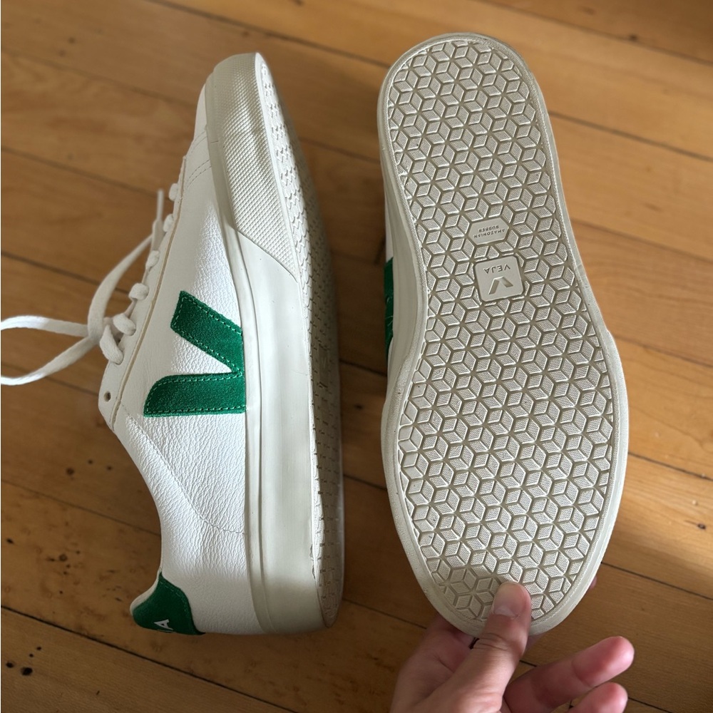 NWOT Veja White Leather Campo Sneakers with Green Suede Details. Sz 9. - Picture 3 of 5